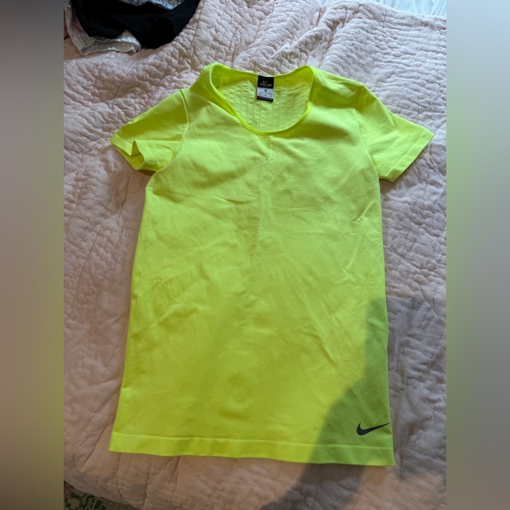 Nike Pro Dri-Fit Running Neon Long Yellow Stretch Athletic Top w Vents L Women